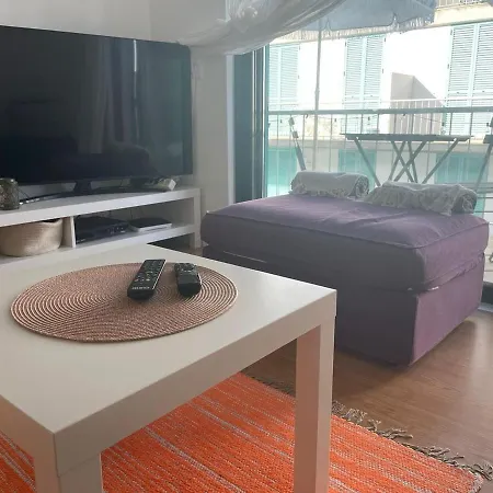 Sunny Cozy Modern 아파트